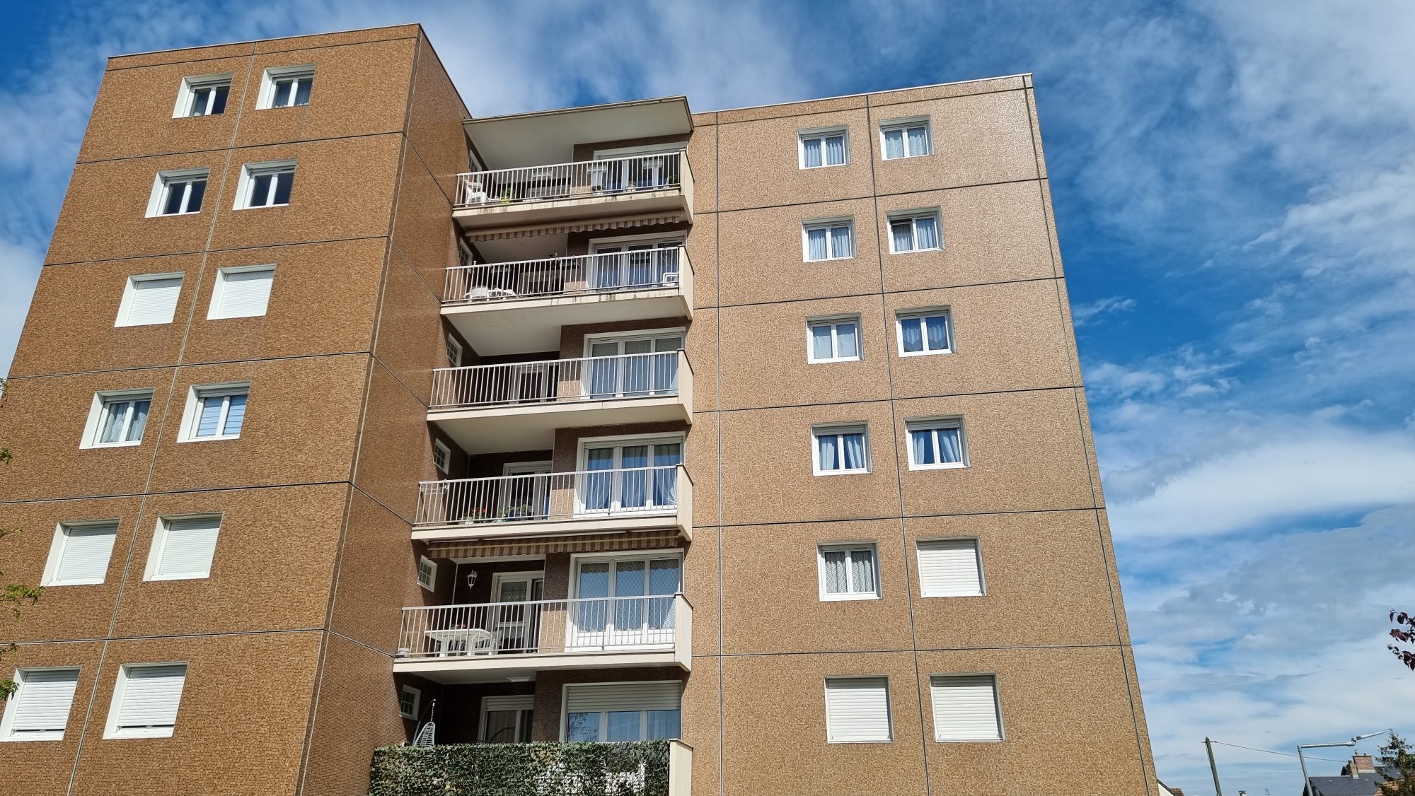 6926055db4fa2955aefd537c