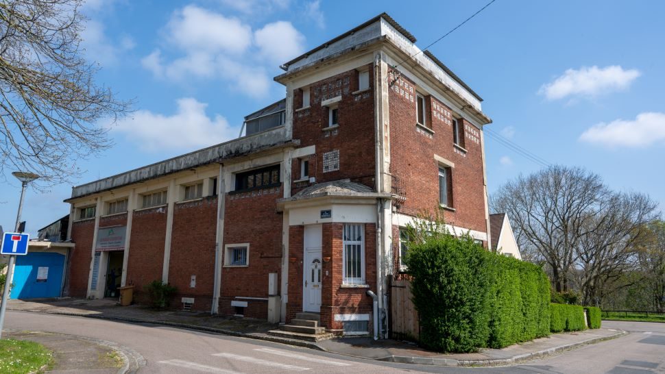 6926059bb4fa2955ae081cbf