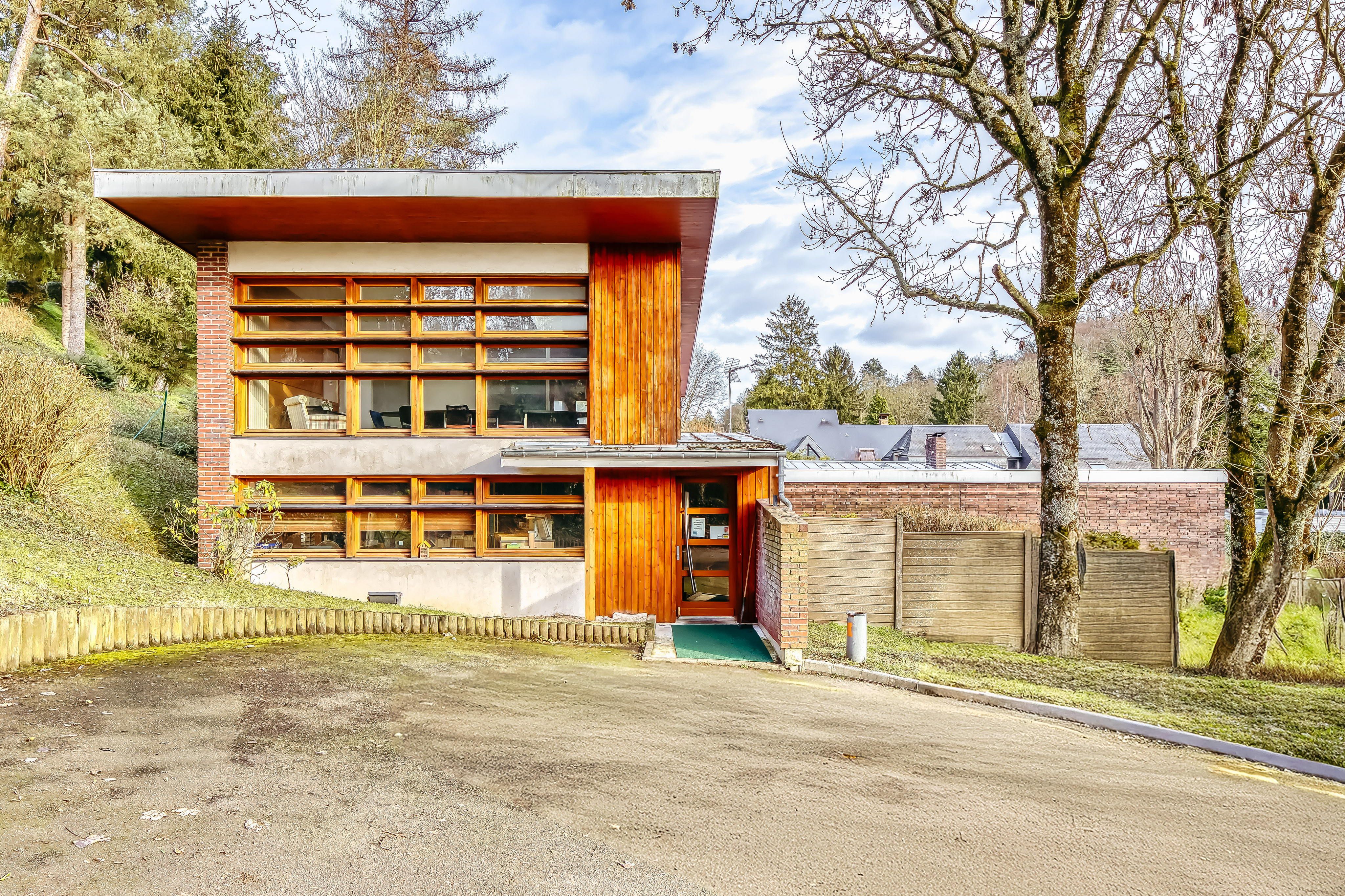 6946757f6f4aa6187bea2bd4